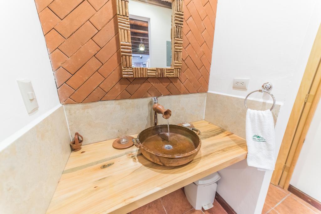 VILLAS JUCANYA Super Higienizadas Panajachel Quarto foto